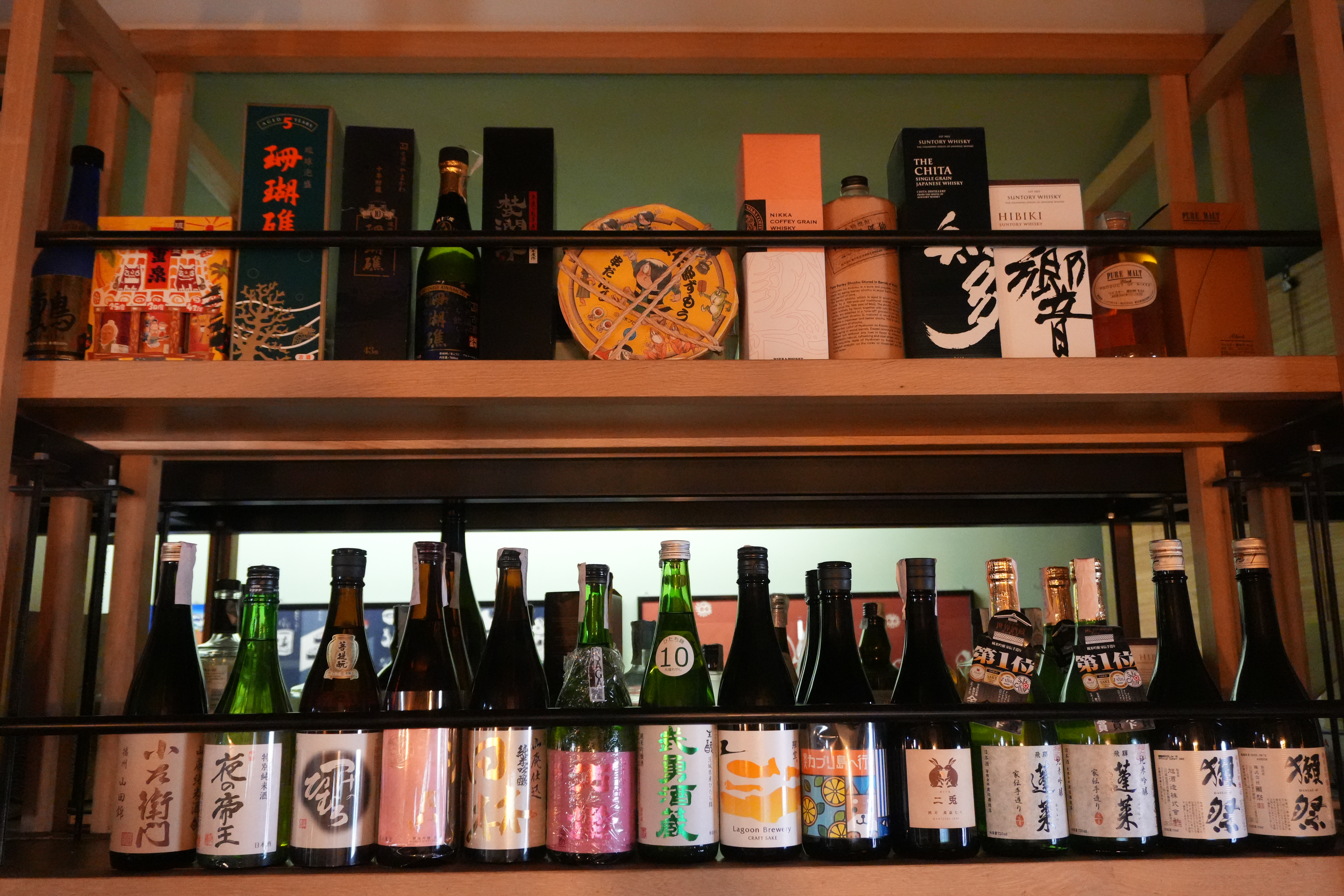Presentazione del sushi da parte dello chef